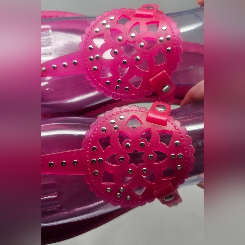 Torrid Women's Medallion T-Strap Jelly Thong Flat Sandals Fuschia NEW Size 10WW - Picture 2 of 12